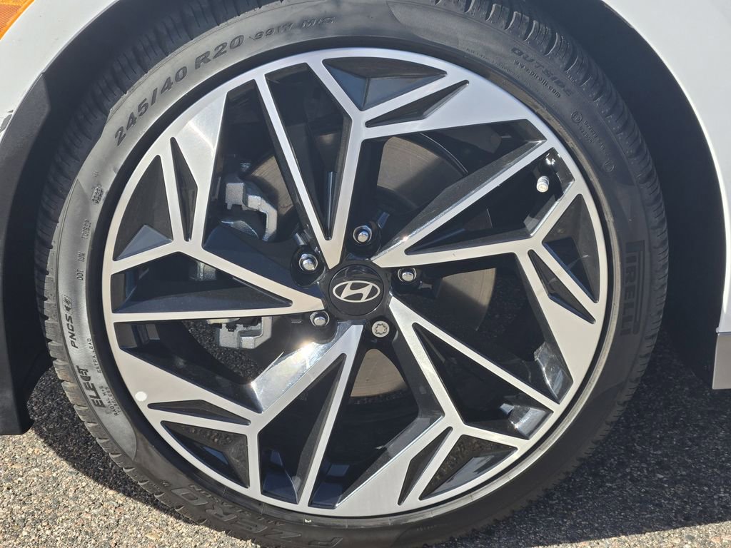 Used 2025 Hyundai Ioniq 6 SEL image 5