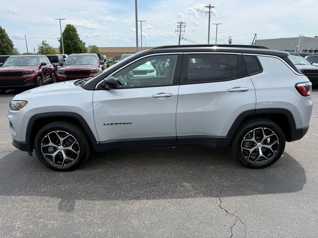 Used 2024 Jeep Compass Limited AWD/4WD image 6