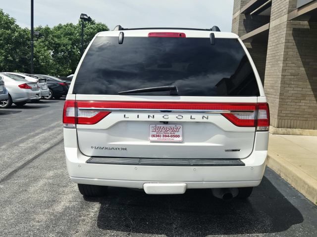 Used 2015 Lincoln Navigator 4WD image 4