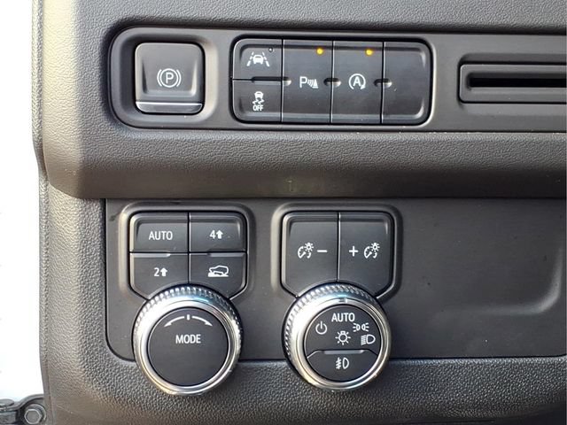 Used 2023 GMC Yukon XL SLE w/ Gmc Pro Safety Plus Package AWD/4WD image 18