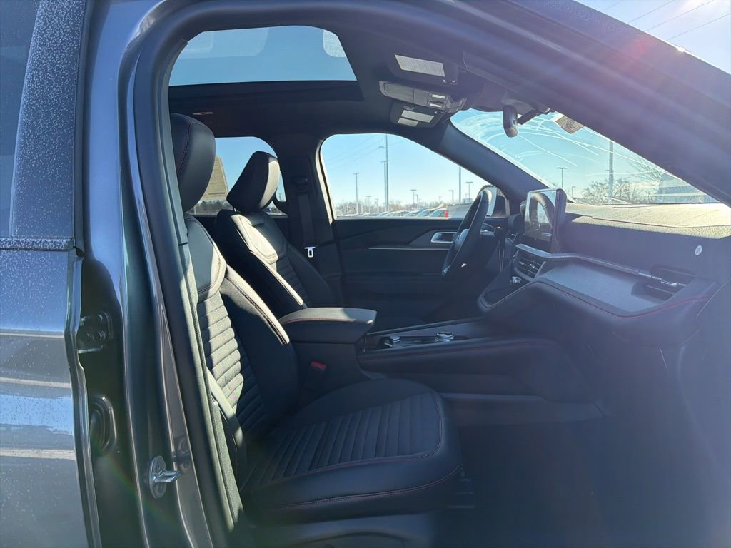 New 2026 Ford Explorer ST-Line w/ ST-Line Street Pack image 19