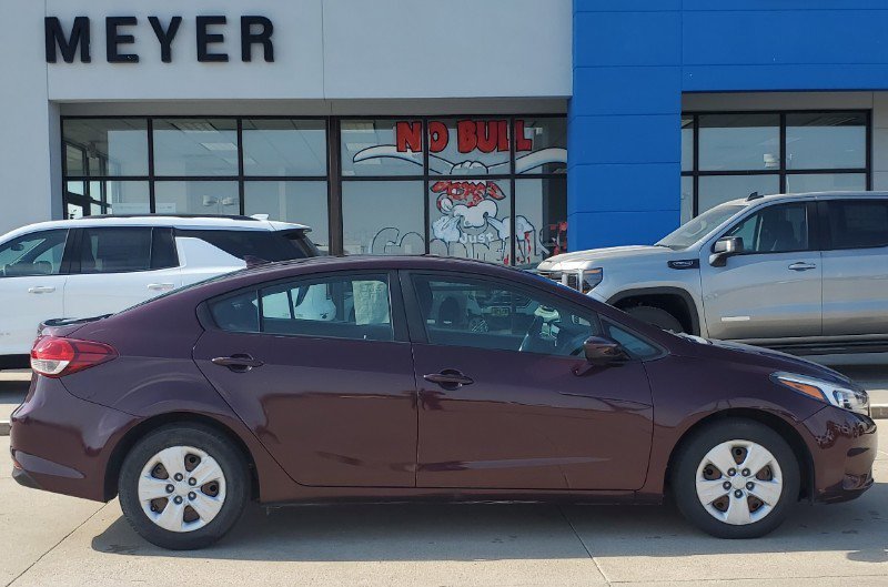 Used 2017 Kia Forte LX image 1