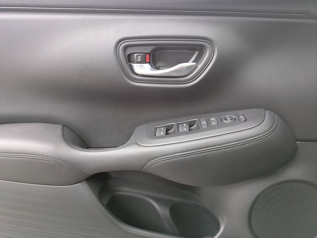 Used 2025 Honda HR-V LX image 11