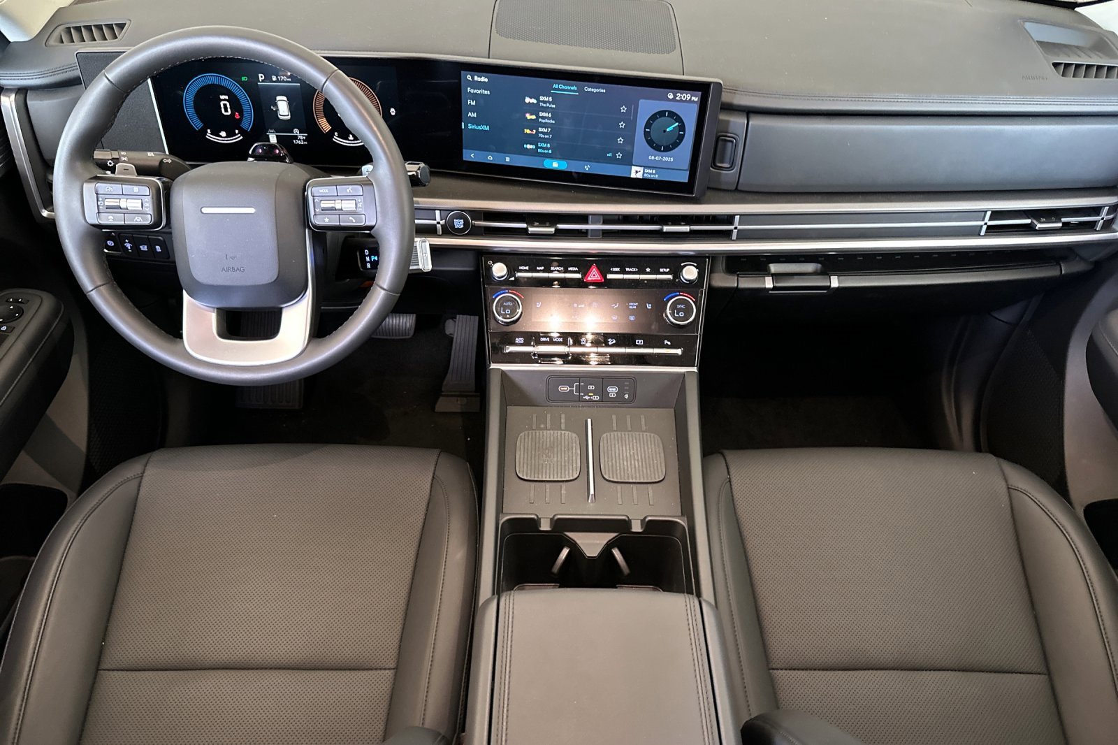 Certified 2025 Hyundai Santa Fe SEL image 14