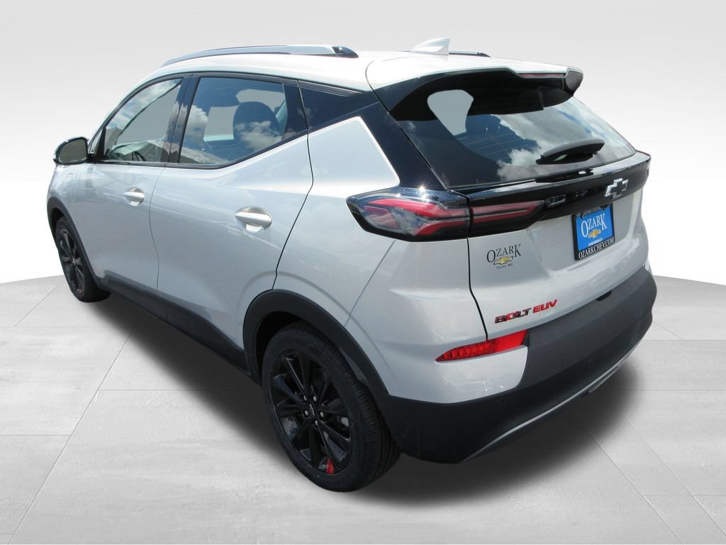 Certified 2023 Chevrolet Bolt EUV LT w/ Convenience Package FWD image 3
