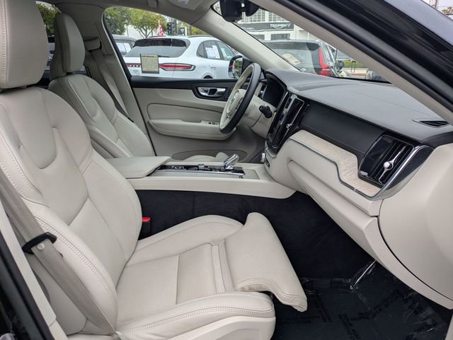 Certified 2023 Volvo XC60 B6 Ultimate w/ Protection Package Premier AWD/4WD image 30