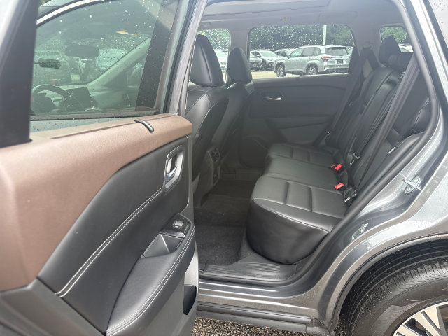 Used 2023 Nissan Rogue SV w/ SV Premium B Package AWD/4WD image 26
