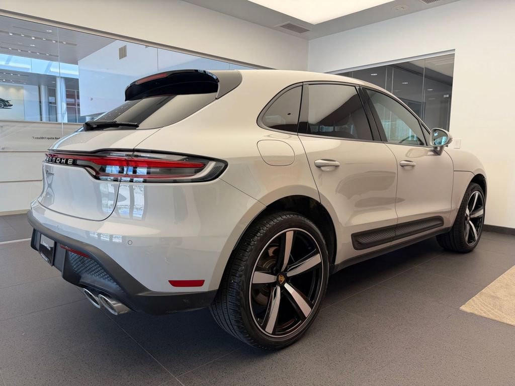 Used 2026 Porsche Macan AWD/4WD image 7