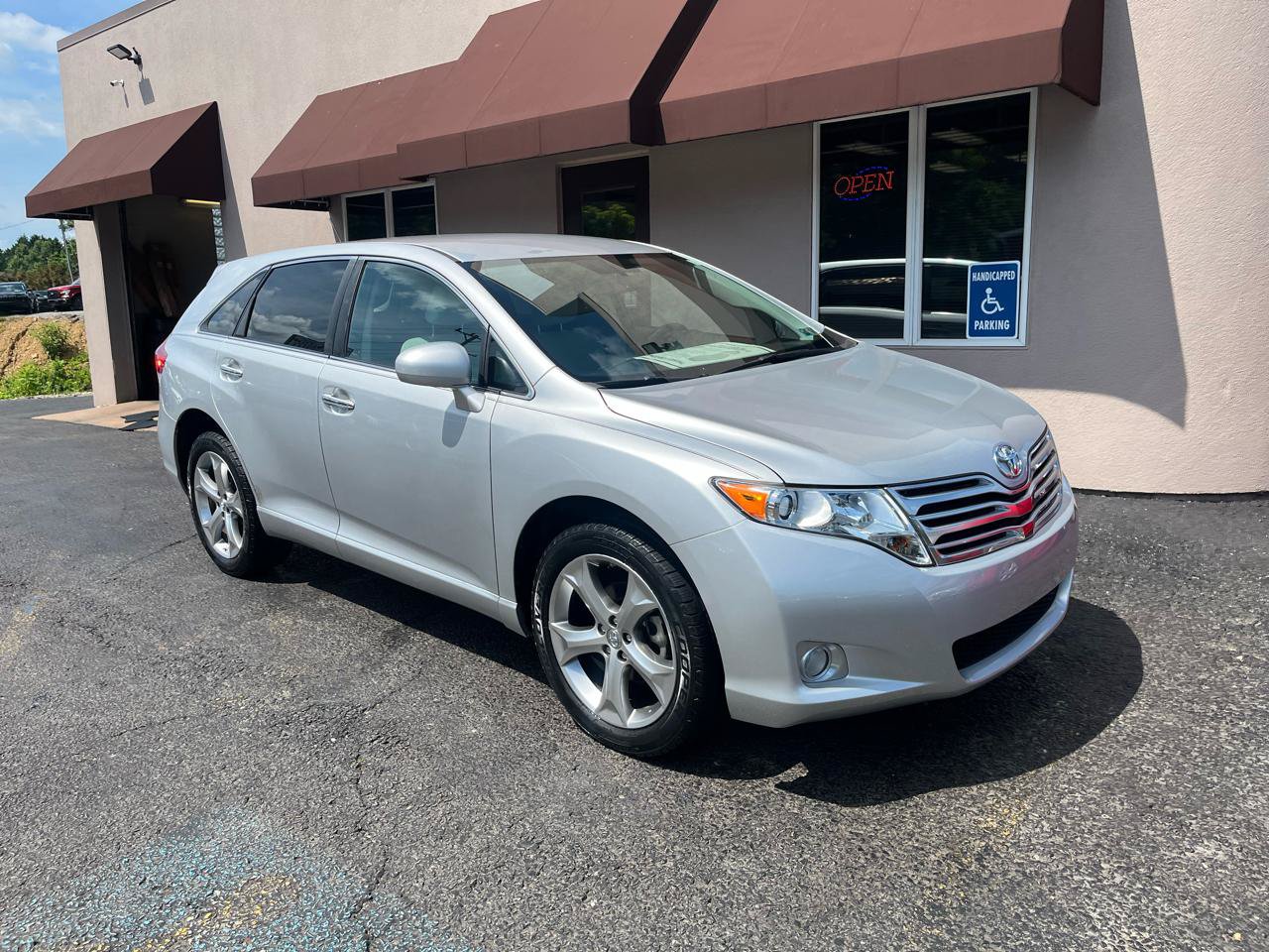 Used 2009 Toyota Venza FWD image 3