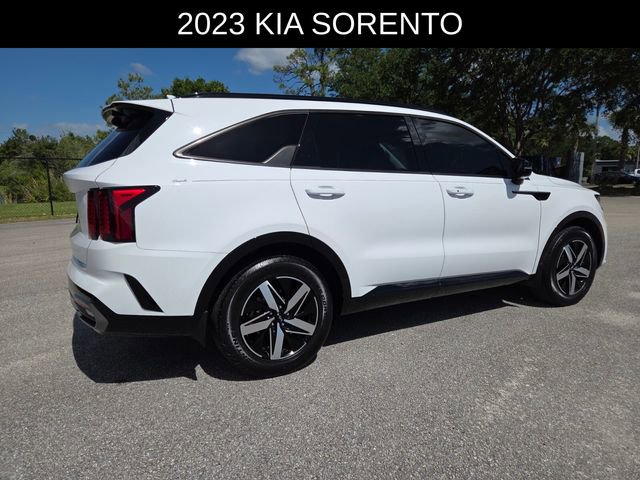 Used 2023 Kia Sorento S FWD image 3