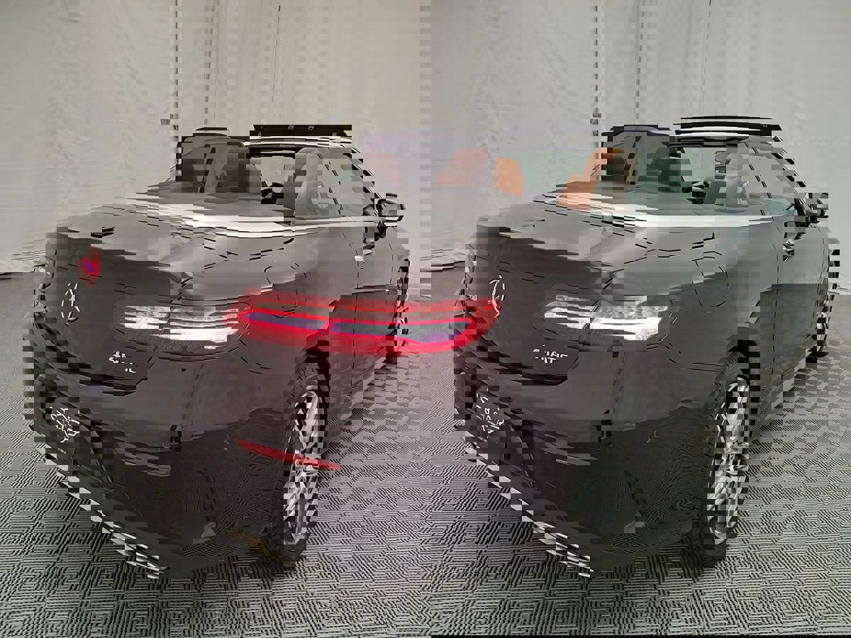 Used 2019 Mercedes-Benz E 450 4MATIC Cabriolet image 5