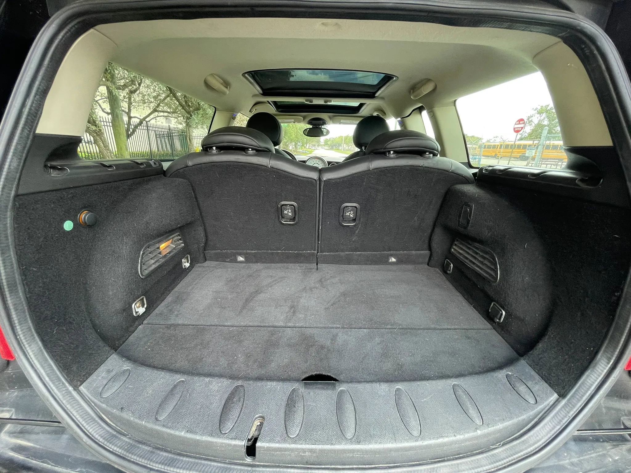 Used 2011 MINI Cooper Clubman S image 26