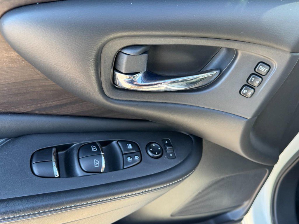 Used 2020 Nissan Murano Platinum w/ Cargo Package image 16