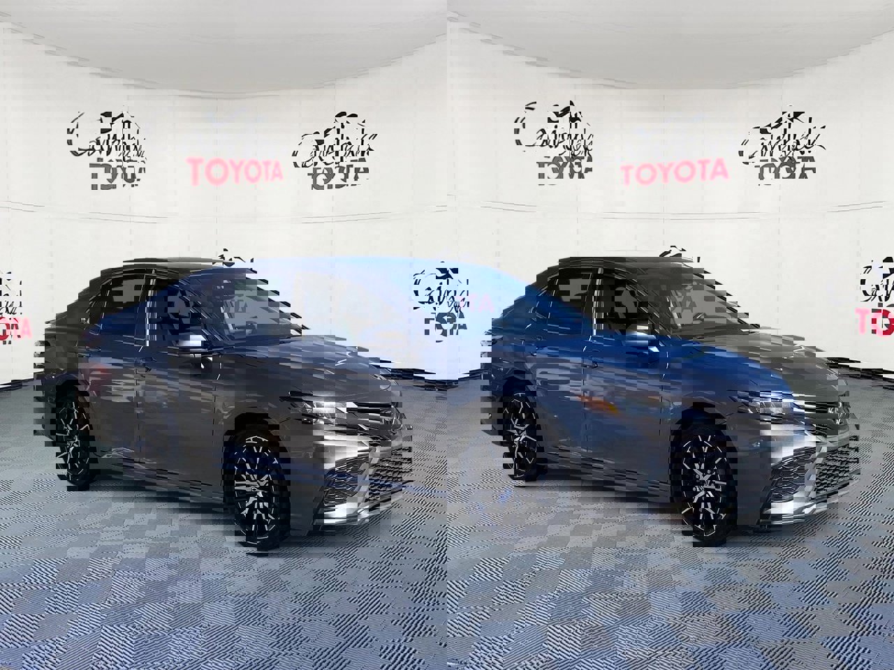 Used 2021 Toyota Camry SE w/ Carpet Mat Package (TMS) image 3