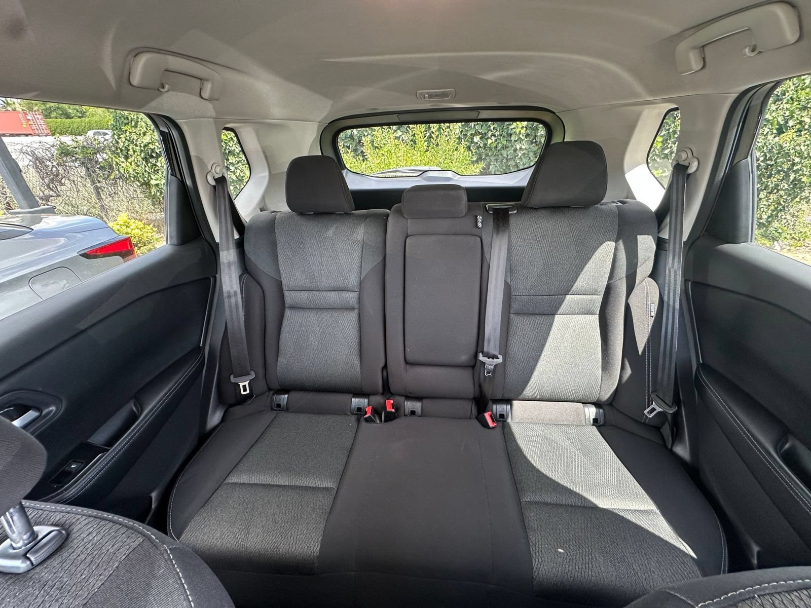 Used 2025 Nissan Rogue SV FWD image 40