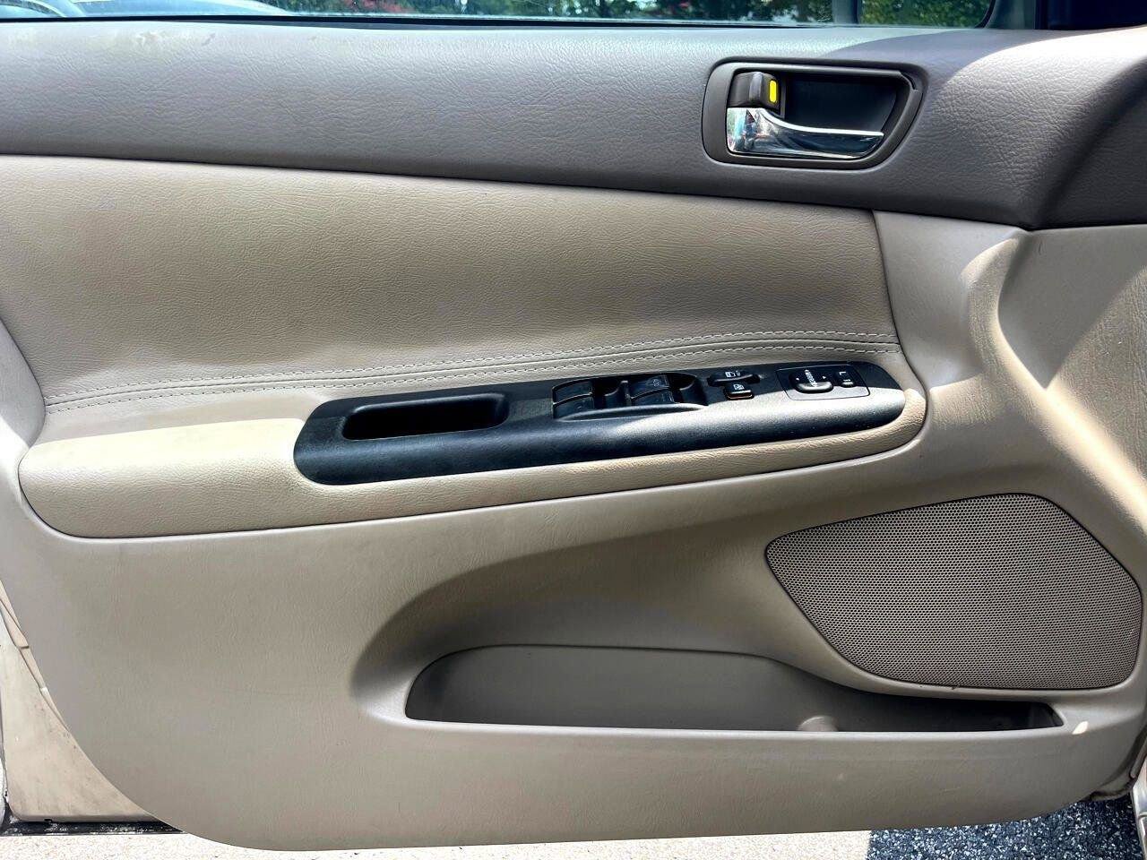 Used 2006 Toyota Camry LE FWD image 11
