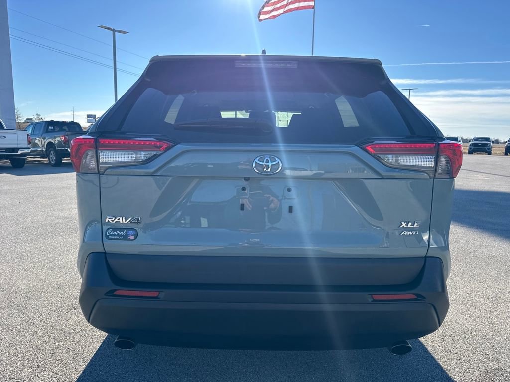 Used 2023 Toyota RAV4 XLE w/ Convenience Package image 5