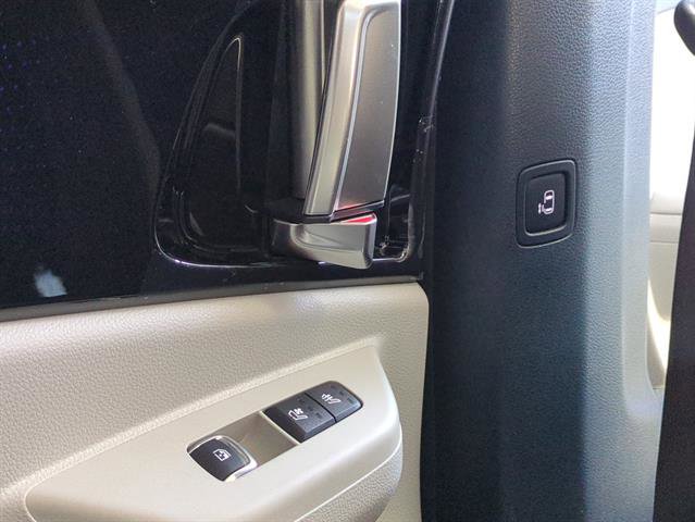 Used 2025 Kia Carnival SX Prestige image 26