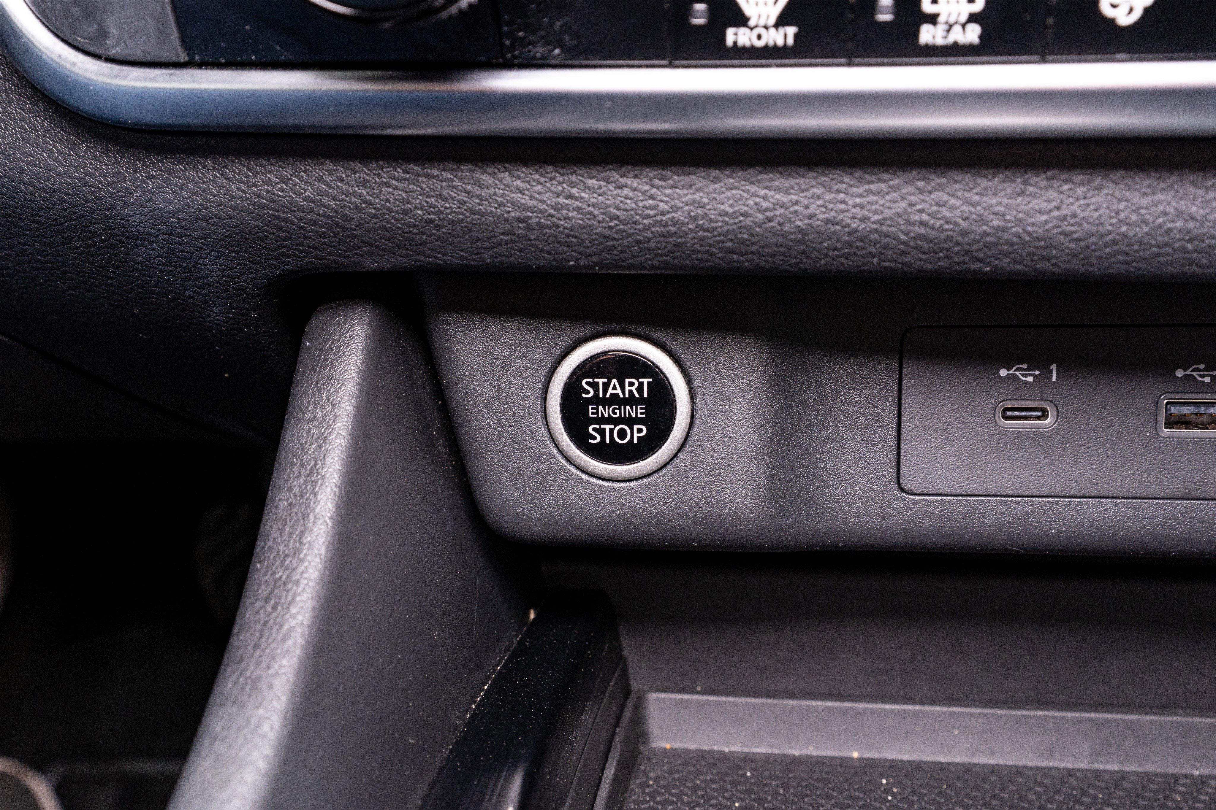 Used 2023 Nissan Rogue SV image 20