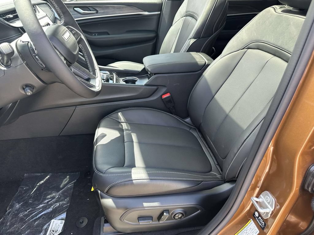 New 2026 Jeep Grand Cherokee Limited AWD/4WD image 14