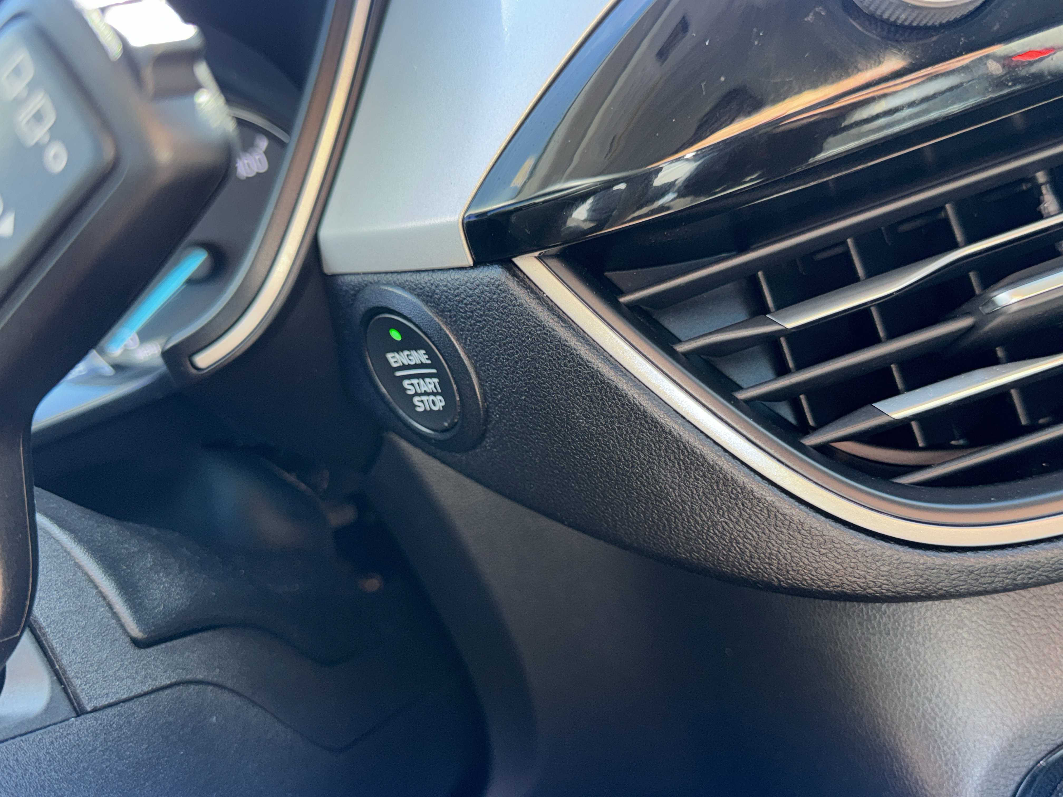 Used 2021 Ford Escape SE w/ Convenience Package image 17