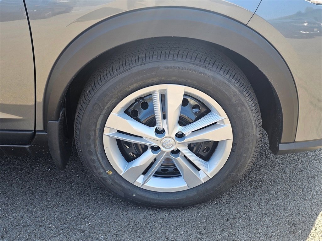 New 2025 Nissan Kicks Play S image 28