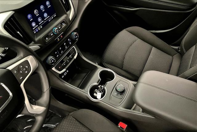 Used 2024 GMC Terrain SLE w/ Elevation Edition AWD/4WD image 17