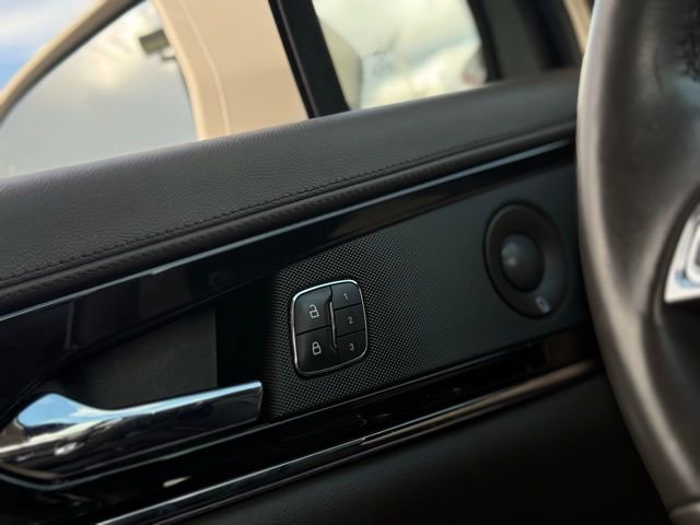 Used 2022 Lincoln Nautilus Reserve w/ Equipment Group 201A image 15