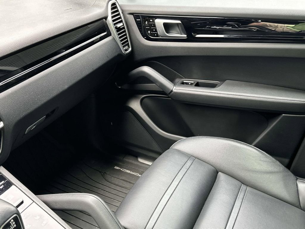 Certified 2019 Porsche Cayenne S AWD/4WD image 30