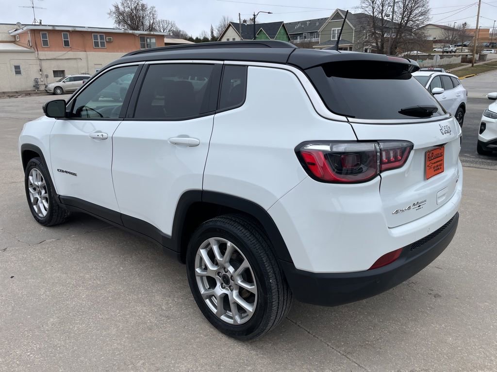 Used 2025 Jeep Compass Limited image 15