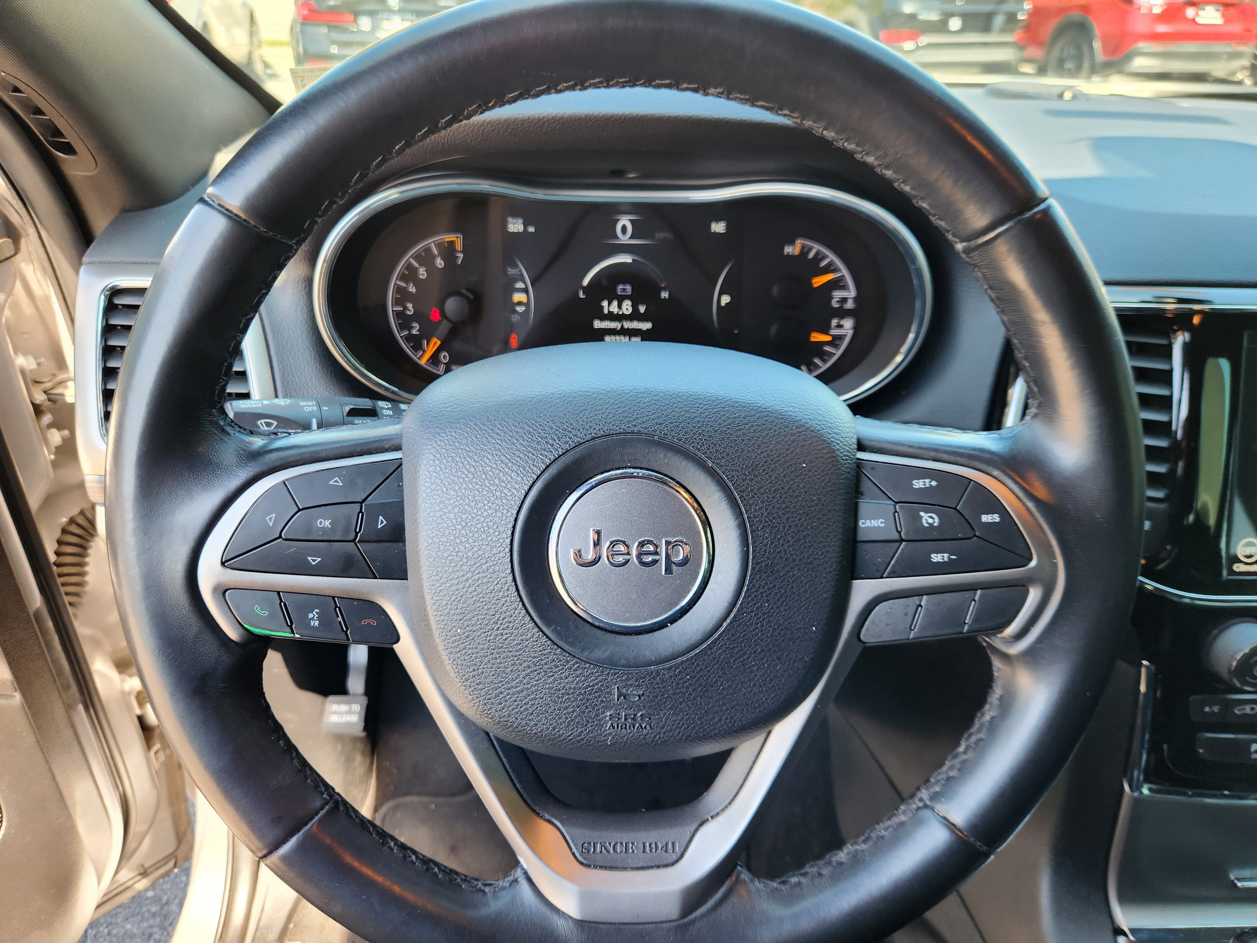 Used 2020 Jeep Grand Cherokee Laredo w/ Laredo X Package RWD image 9