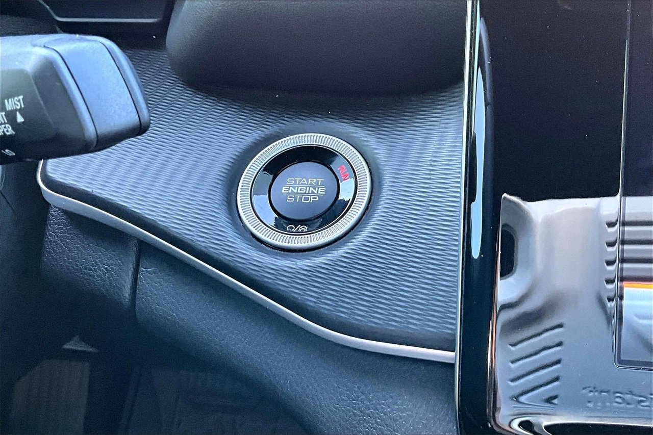 Used 2023 Jeep Grand Cherokee L Altitude image 25