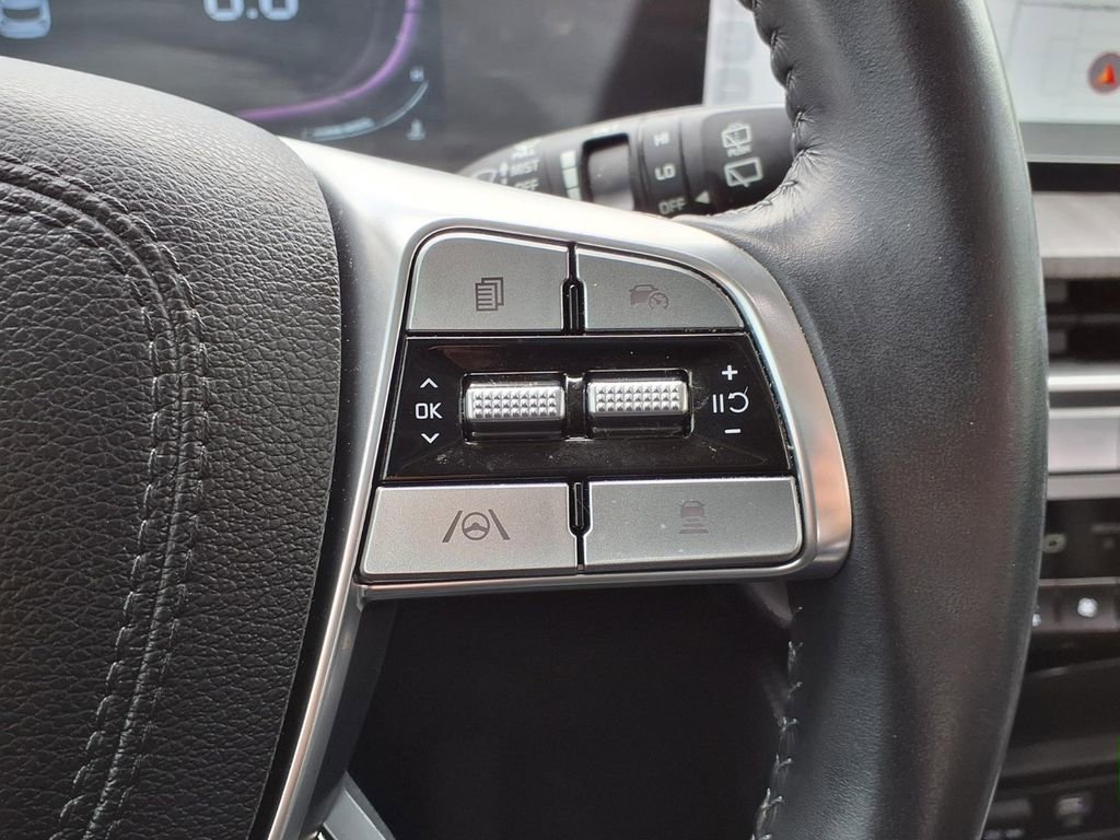 Used 2024 Kia Telluride EX w/ EX Captain's Chair Package FWD image 33