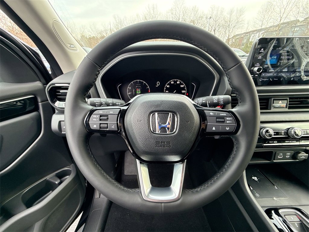 New 2025 Honda Pilot Touring image 11