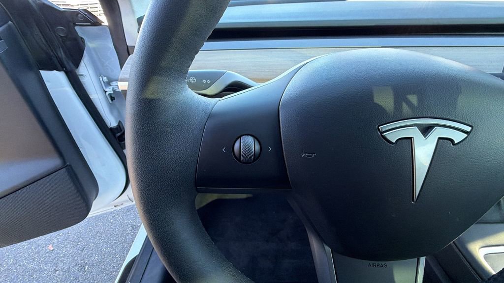 Used 2023 Tesla Model 3 Standard Range image 26