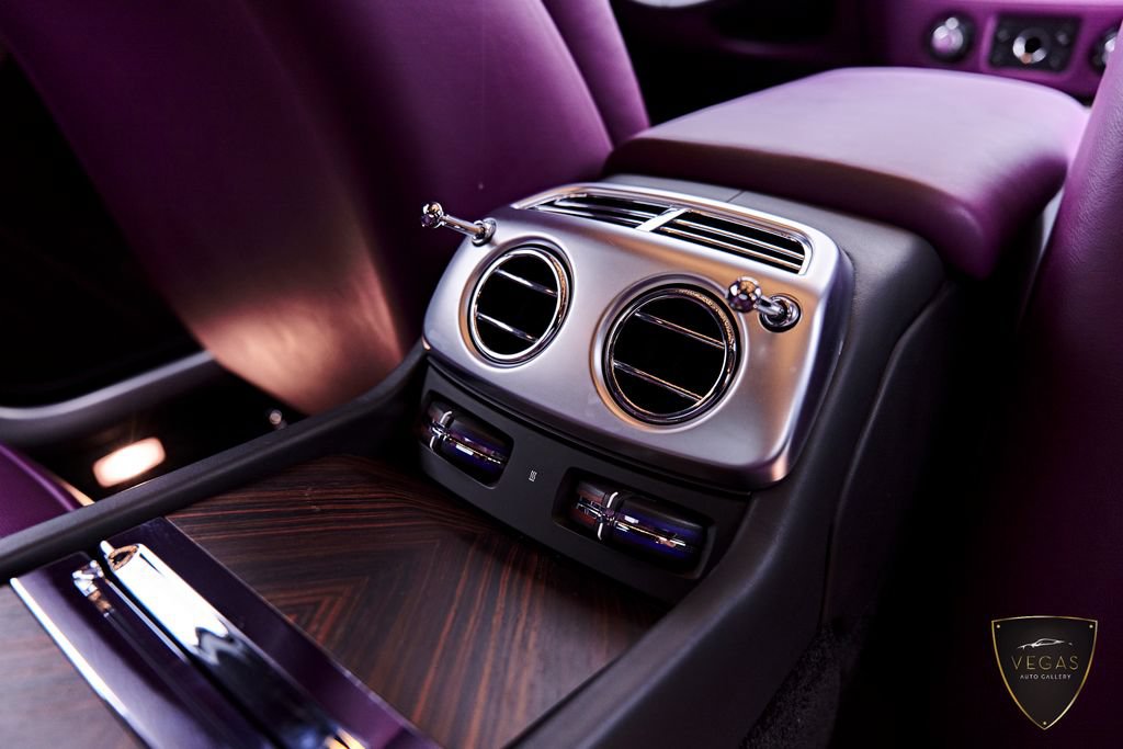Used 2017 Rolls-Royce Wraith RWD image 54