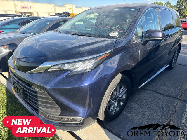 Used 2022 Toyota Sienna LE FWD image 9
