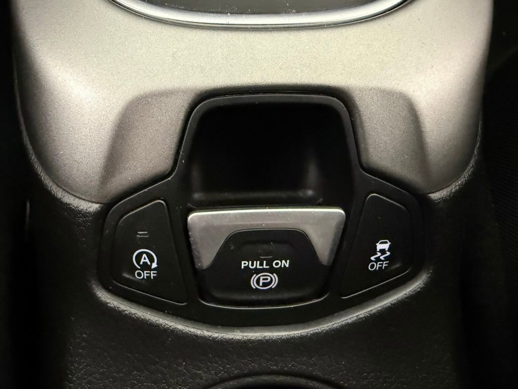 Used 2021 Jeep Compass Latitude FWD image 23