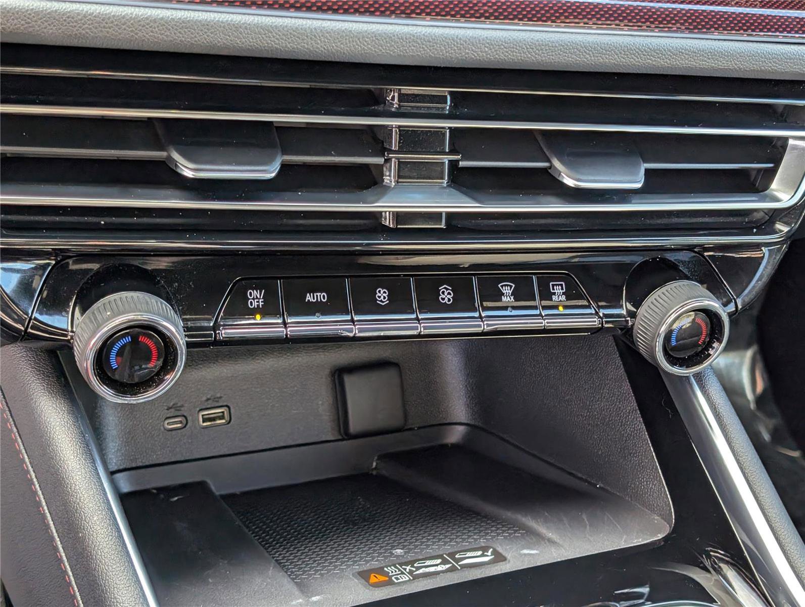 Used 2025 Chevrolet Traverse Z71 w/ Driver Confidence Package image 28