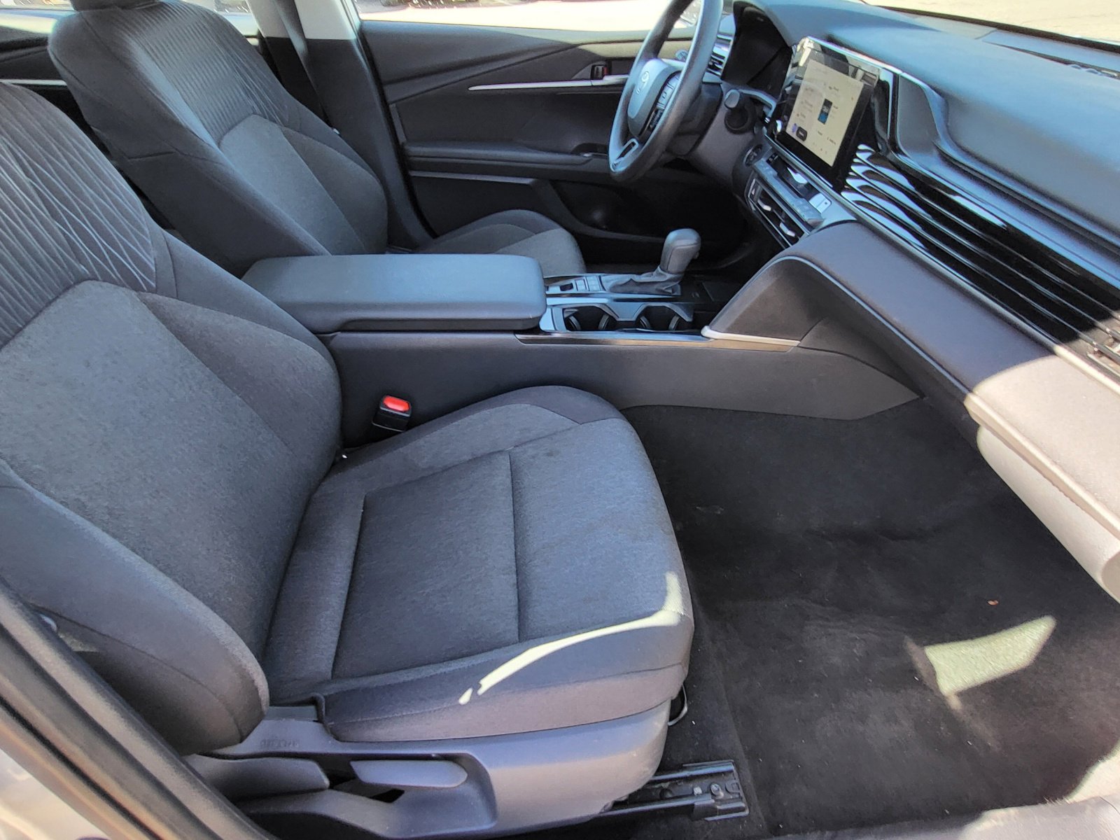 Used 2025 Toyota Camry LE image 23