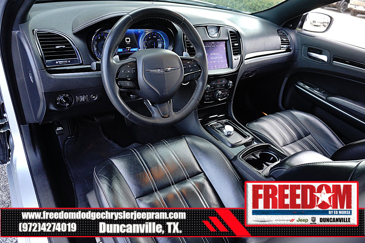 Used 2023 Chrysler 300 S RWD image 10