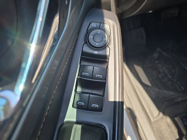 Used 2020 Chevrolet Traverse LT w/ LPO, Blackout Package AWD/4WD image 15