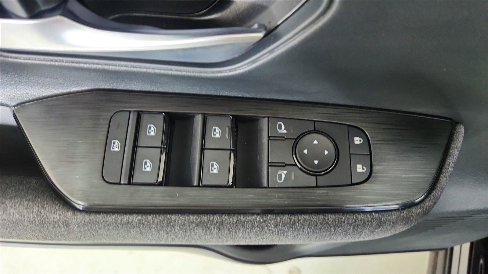 New 2026 Nissan Kicks SV w/ Illumination Package image 16
