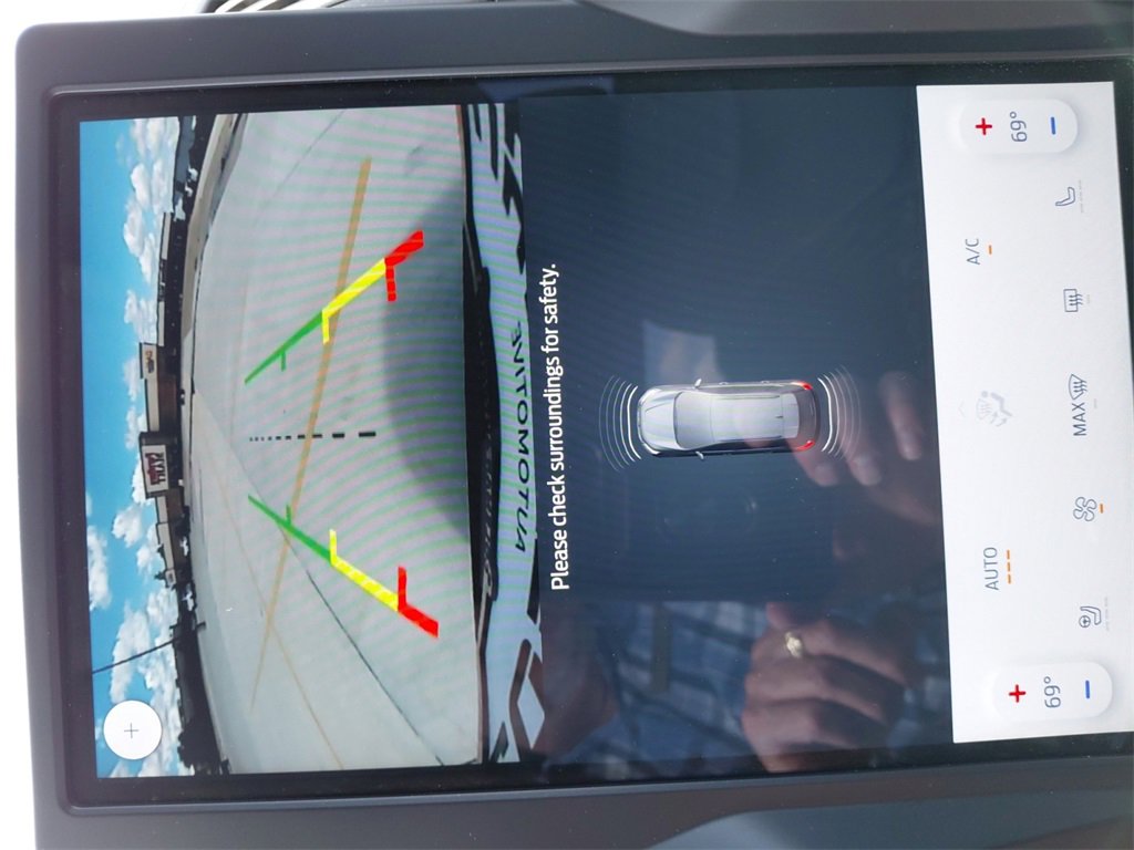 Used 2024 Ford Edge Titanium image 37