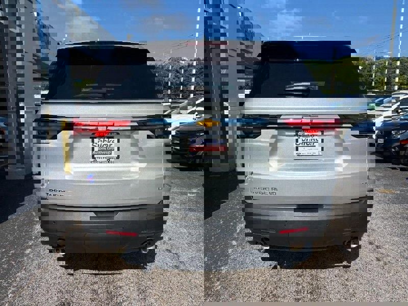 Used 2022 Chevrolet Traverse LT image 5