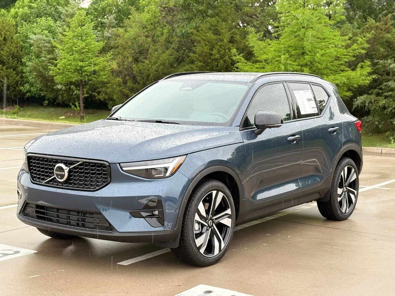 New 2026 Volvo XC40 B5 Ultra w/ Protection Package Premier AWD/4WD video 2