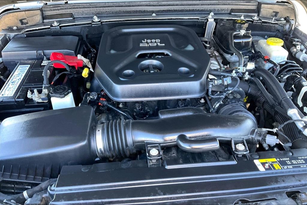 Used 2020 Jeep Wrangler Unlimited Sahara image 9