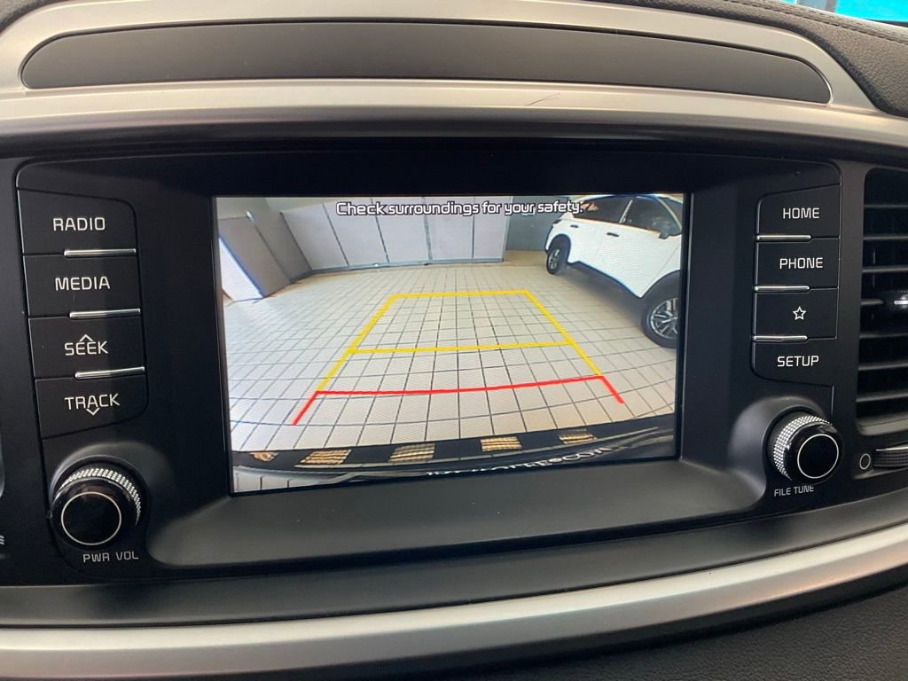 Used 2020 Kia Sorento S image 16