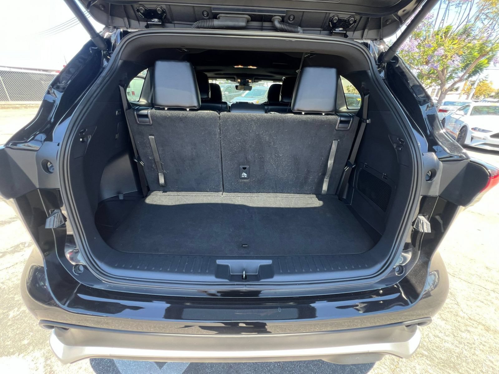 Used 2025 Toyota Highlander XSE AWD/4WD image 36