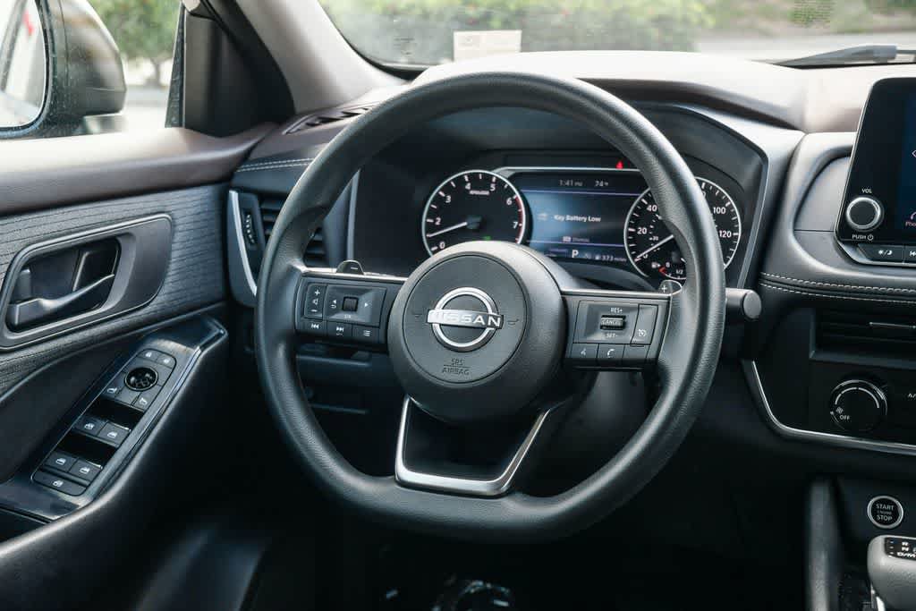Used 2023 Nissan Rogue S FWD image 12